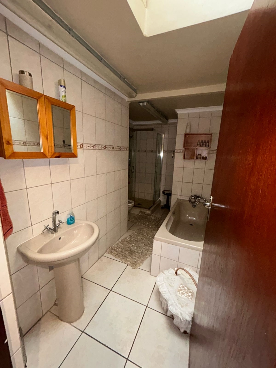 To Let 3 Bedroom Property for Rent in Hartenbos Central Western Cape